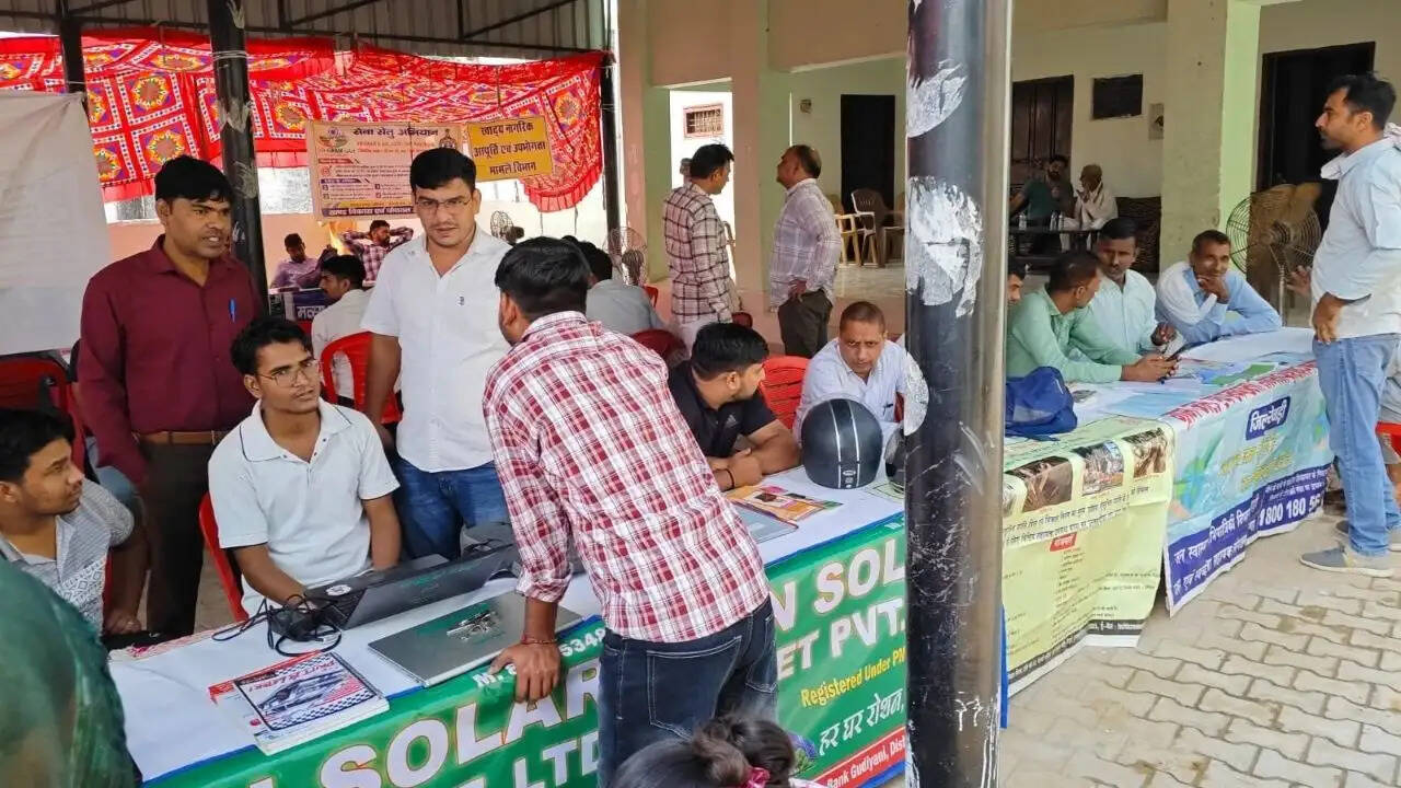 हरियाणा: गुड़ियानी में लगा सेवा सेतु कैंप, 17 अक्टूबर तक पात्र परिवारों को मिलेगा सरकारी योजनाओं का सीधा लाभ