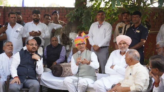 खेत बचाओ अभियान शुरू: शिवराज बोले- पराली न जलाएं, खाद का संतुलित उपयोग करें