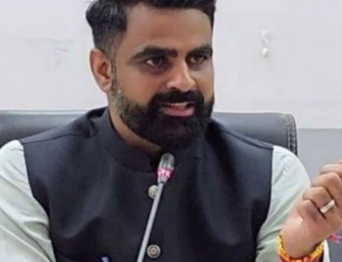 पुणे के किसानों की चमकेगी किस्मत: दिशा कृषी उन्नती से बढ़ेगा एक्सपोर्ट, कलेक्टर ने कसी कमर! जानें क्या है मास्टर प्लान