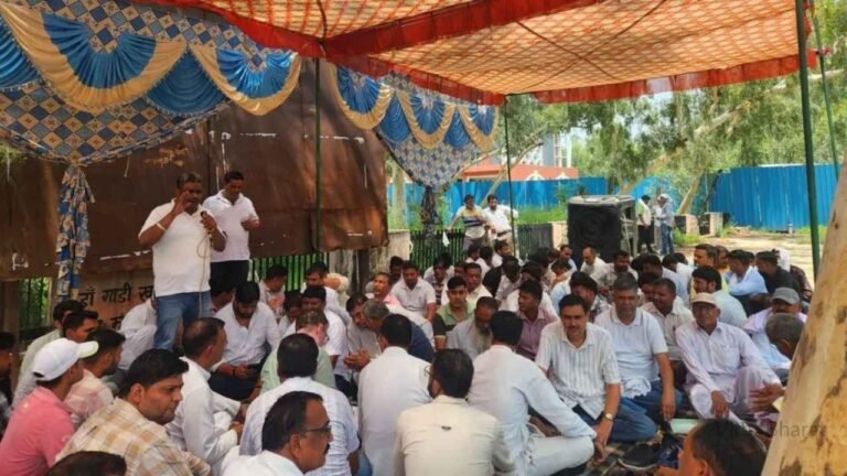 Haryana Patwari Strike: हरियाणा में 24 अगस्त से ठप हो सकते हैं जमीन-जायदाद के काम, पटवारी और कानूनगो ने दिया अनिश्चितकालीन हड़ताल का अल्टीमेटम